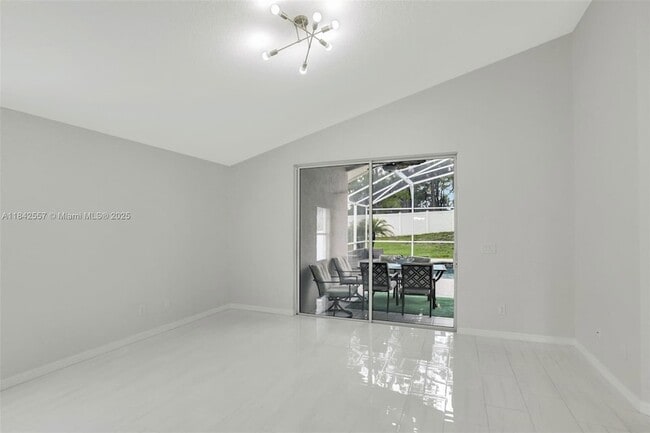 Building Photo - 502 Oxford Dr