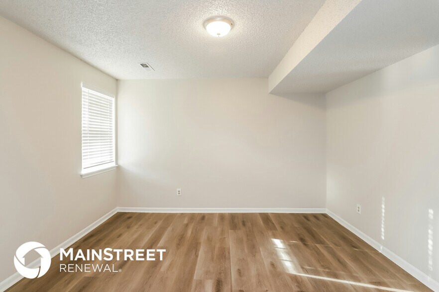 Building Photo - 820 NW Rosaceae Dr