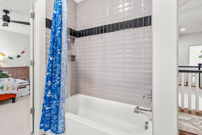 Building Photo - Incredible 5BD, 5BA North Raleigh Home with Bonus Room and Exercise Space