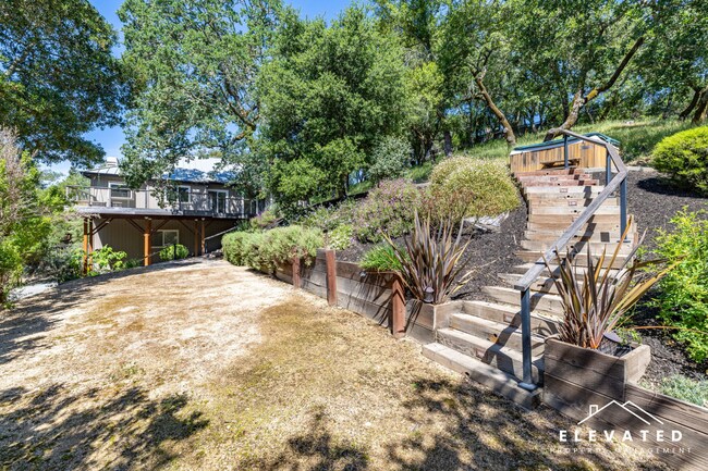 Building Photo - 9400 Chalk Hill Rd