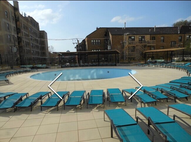 Pool - 3930 N Pine Grove Ave