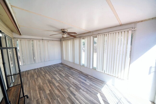 Building Photo - Charming 3-Bedroom Home in Ashley Place - ...