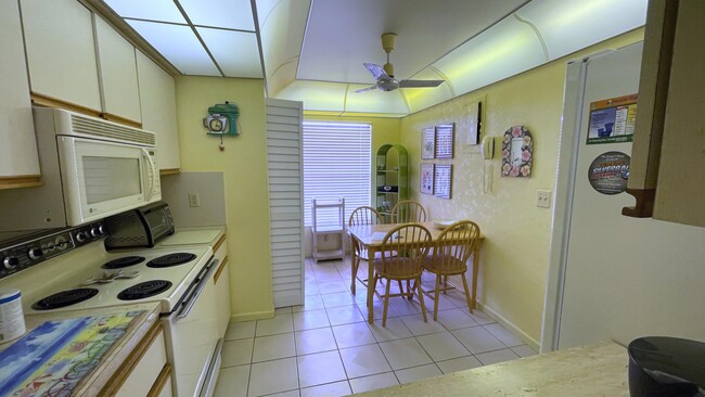 Building Photo - 14623 Bonaire Blvd