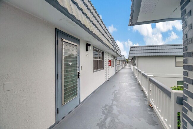 Building Photo - 288 Tuscany Ln