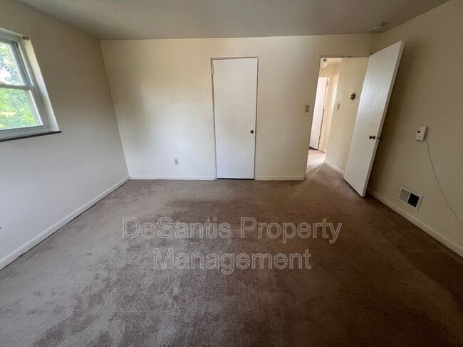 Building Photo - 1123 Clippert St