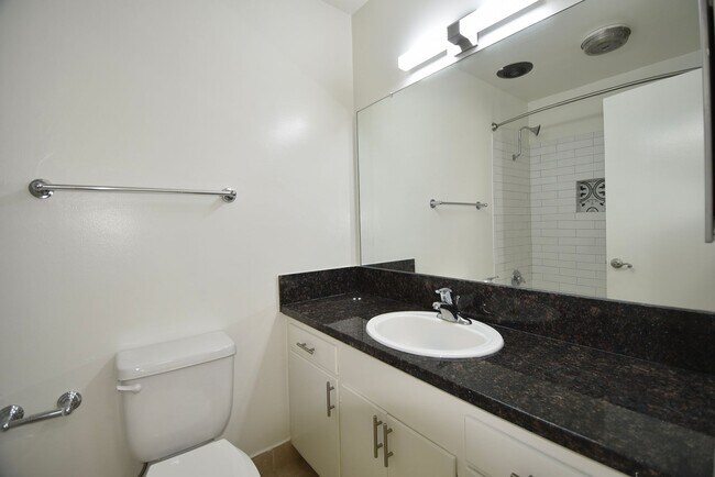 Building Photo - 4414 Woodman Ave