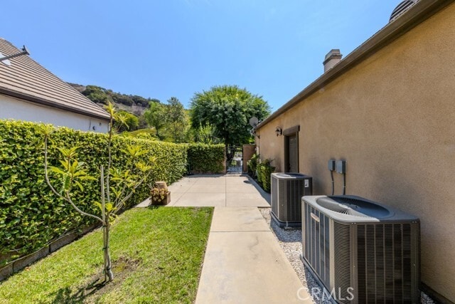 Building Photo - 3811 Belgain Ln