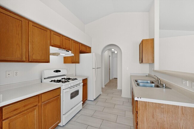 Building Photo - 3305 Tin Cup Rd