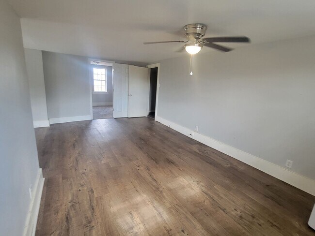 Building Photo - 1923 S Izard St