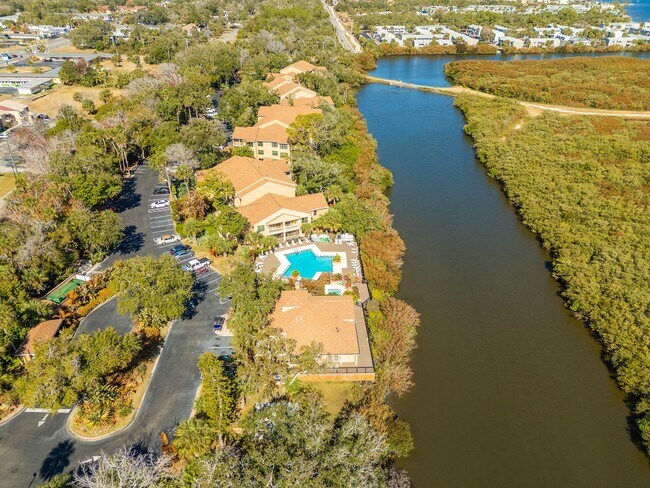 Building Photo - 2 Bedroom Nestled Away in the Heart of Daytona