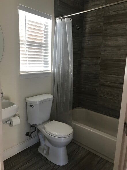 Building Photo - 2238 Gunn Rd