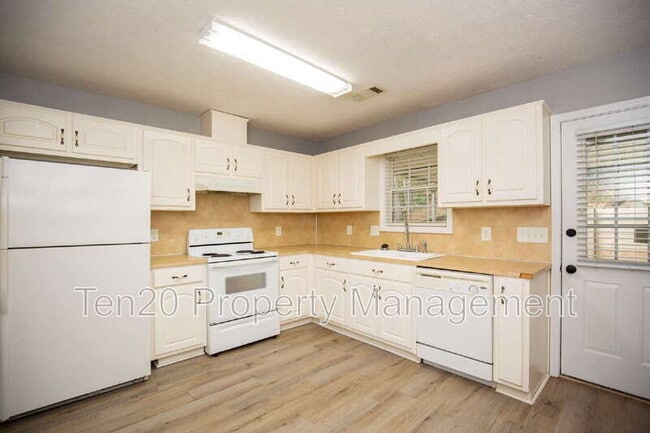 Building Photo - 5015 Hidden Hills Ct