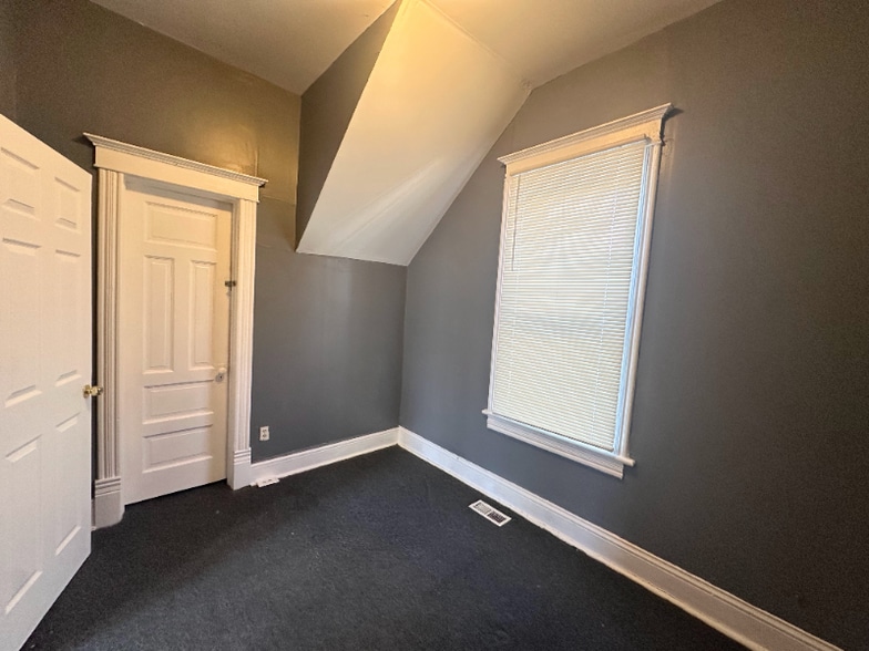 Building Photo - 10921 S Wabash Ave