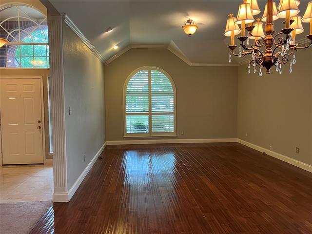 Building Photo - 203 Fallbrook Dr