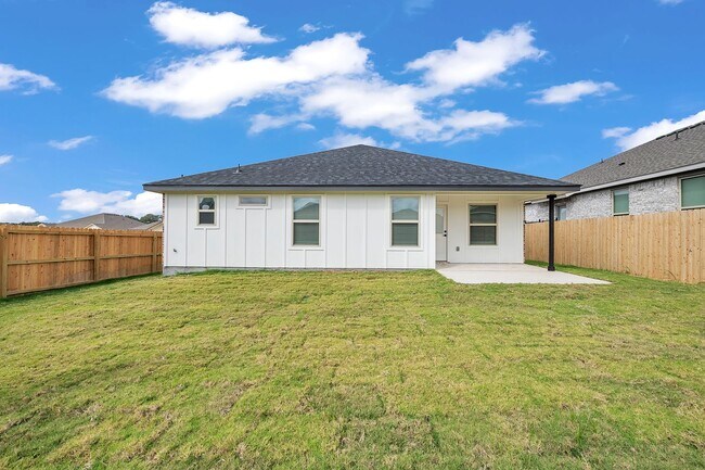 Building Photo - Beautiful New Build in Highly Desired Area