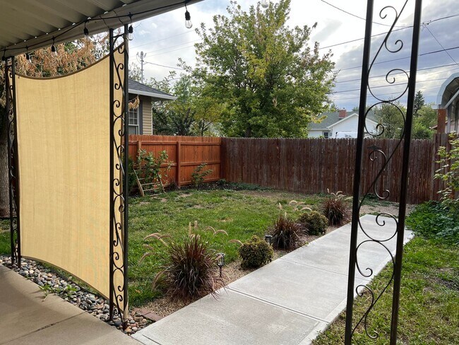 Building Photo - $500 OFF FIRST MONTH'S RENT!!!
