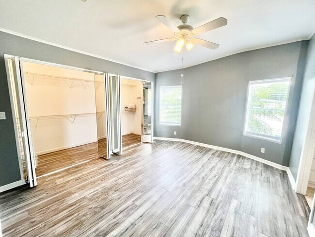 Building Photo - 5498 Crane Feather Dr