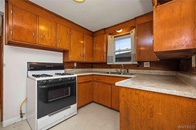 Building Photo - 40 Eagan Dr