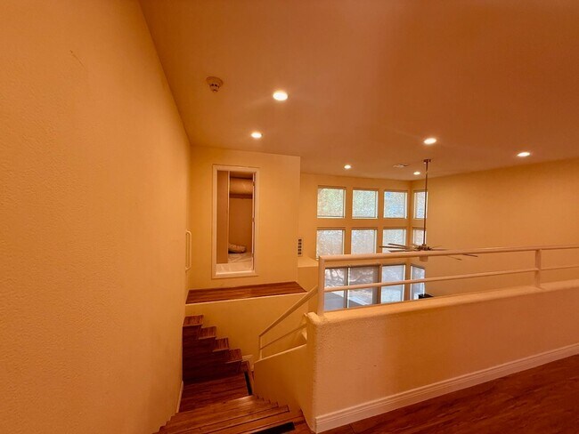 Building Photo - Gorgeous Spanish Trails 3BR House for lease!