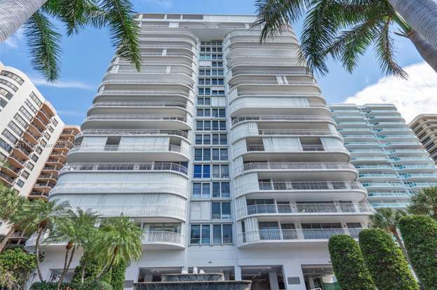 Building Photo - 10155 Collins Ave