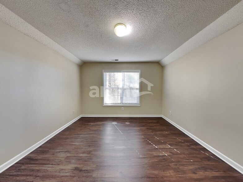 Building Photo - 3951 Saint George Ter SW