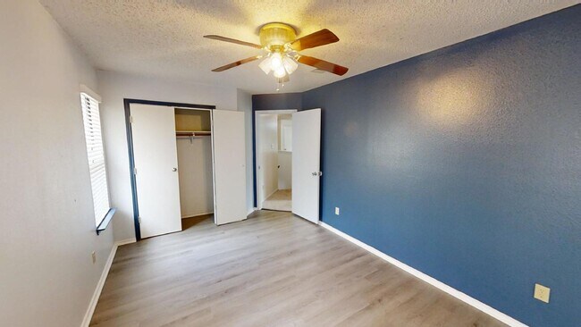 Building Photo - 2308 Darwin Cir