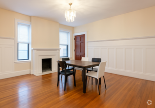 Building Photo - 1247 Beacon St