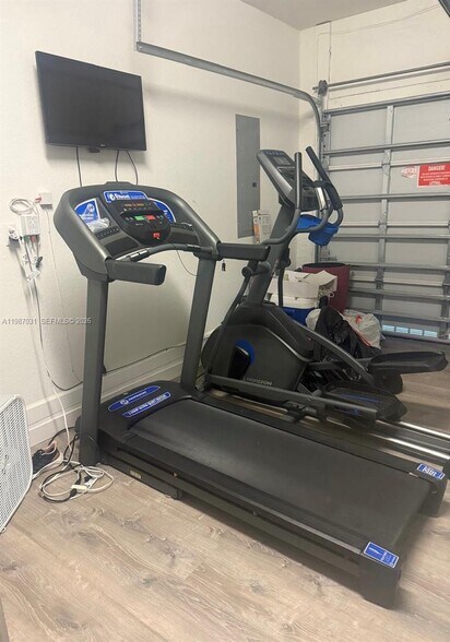 Building Photo - 522 SW 19th Way