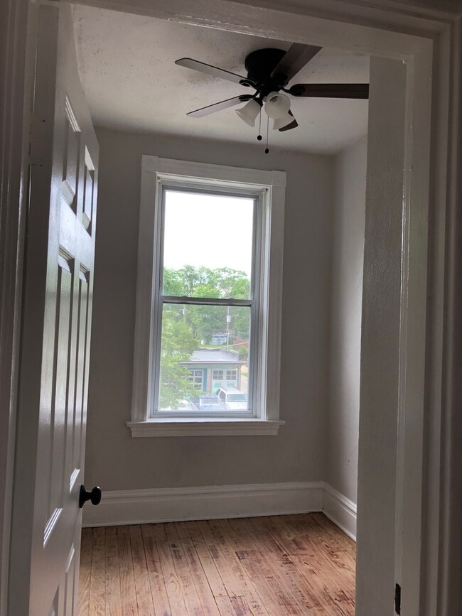 Building Photo - 2809 Sidney St