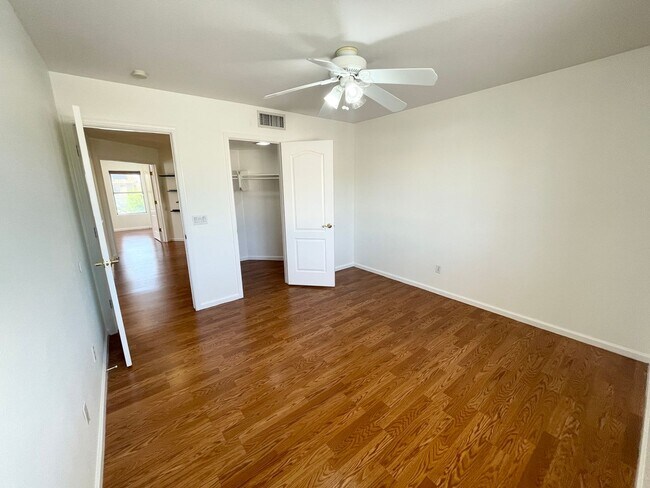 Building Photo - Stunning 4 Bedroom/2.5 Bath Home In Phoeni...