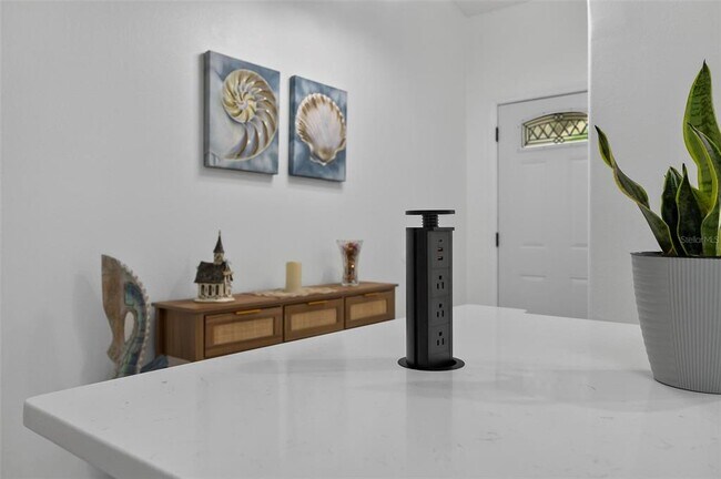 Building Photo - 64 Radcliffe Dr