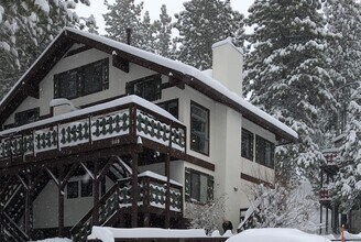 Building Photo - Winter Lease - Less than a mi to Diamond Peak (2 Bedroom plus Loft)