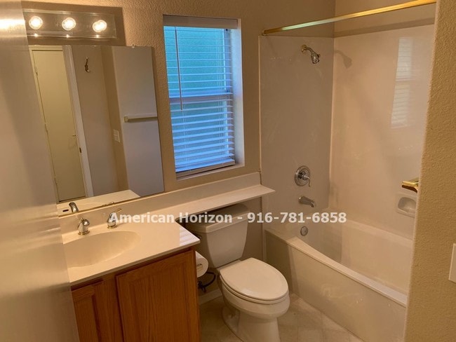Building Photo - LEASED--Roseville Del Webb 2 bedroom plus den