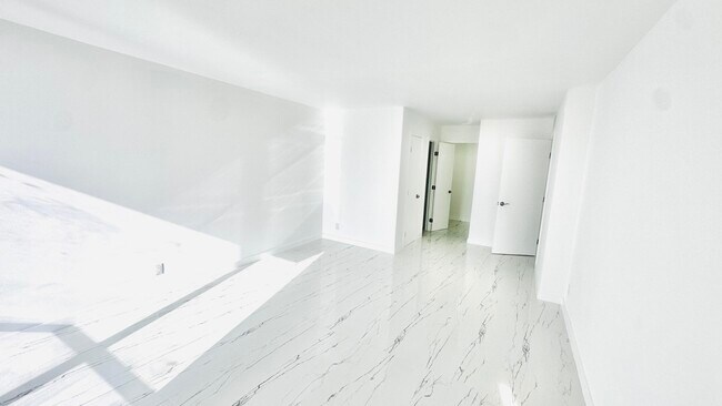 Building Photo - 1600 S Ocean Dr