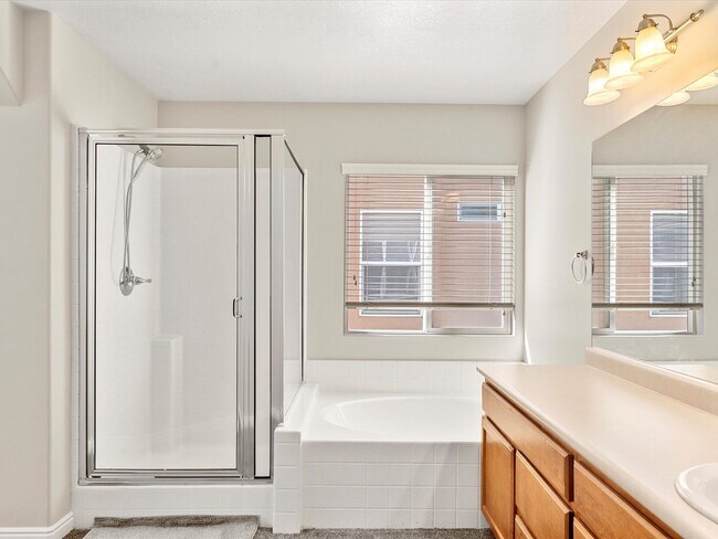 Building Photo - Newly Updated South Ogden Townhome | 3 Bed | Private Backyard | 2-Car Garage