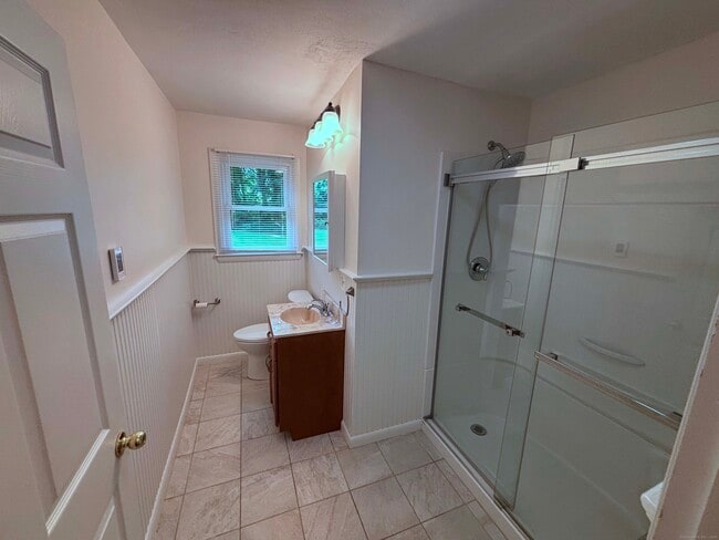 Building Photo - 42 Briarwood Dr