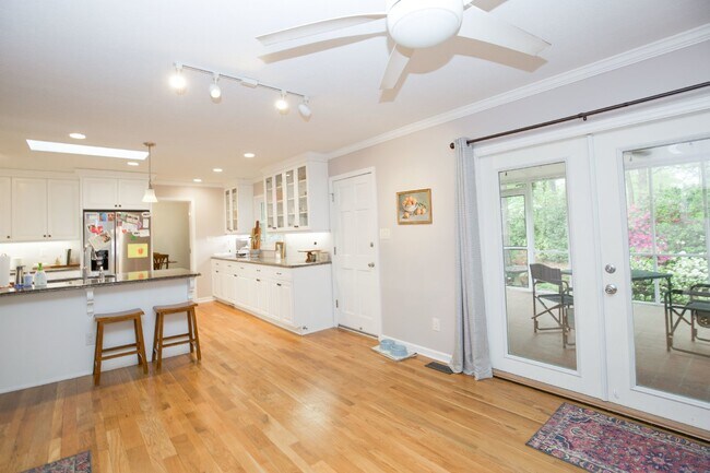 Building Photo - Spacious 3 Bedroom Home in Fayetteville, N...