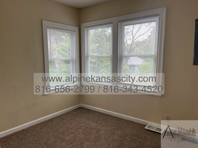 Building Photo - 3 Bedroom NE Home