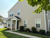 Building Photo - Vintage Place Townhome - 3BR/2.5BA