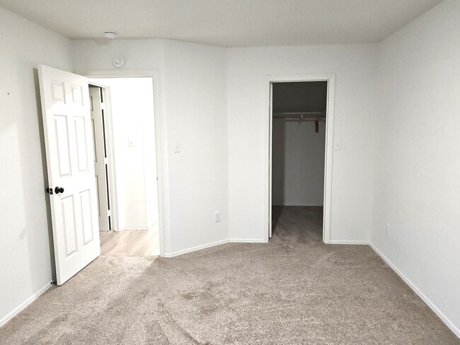 Building Photo - 4 bedroom rental for Lease