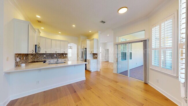 Building Photo - 283 Holland Dr