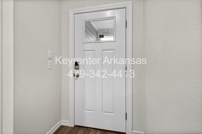 Building Photo - Gorgeous Home in Gentry!