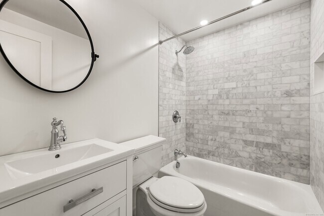 Building Photo - 48 Meyer Pl