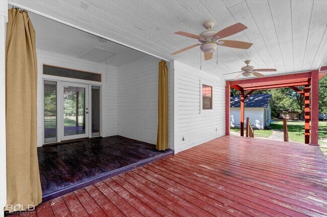 Building Photo - 3 Bedroom 2 Bathroom Home in Plain Dealing