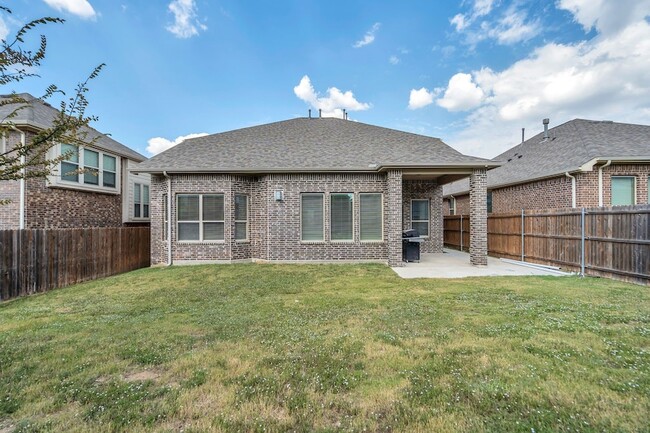 Building Photo - 1012 Summer Ln