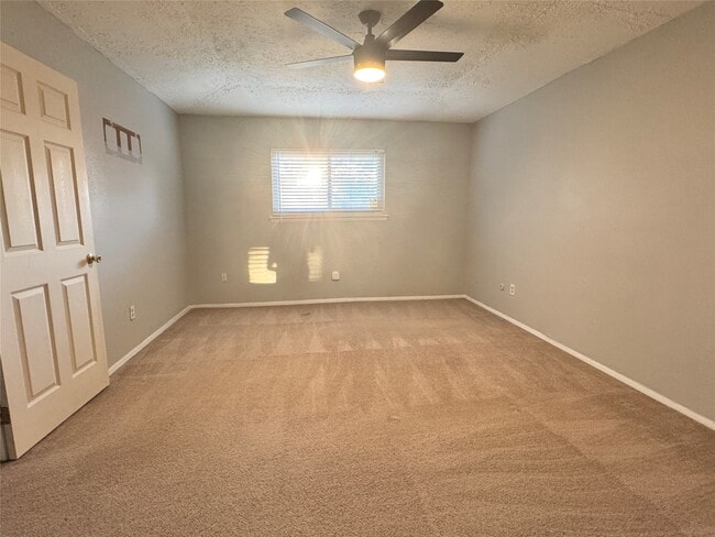 Building Photo - 8519 Church Light Ln