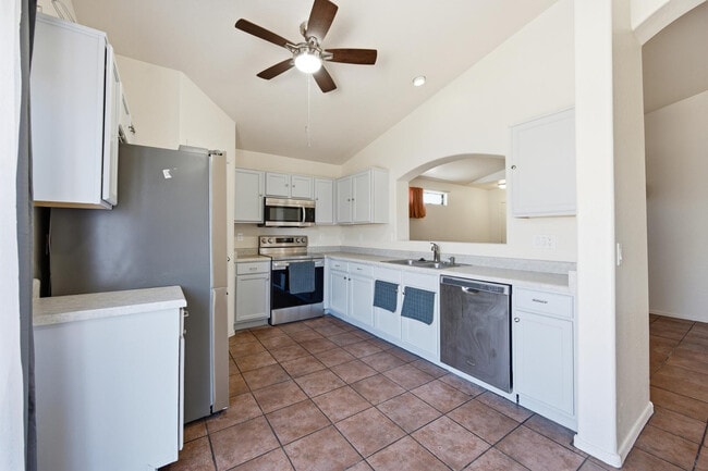 Building Photo - 12418 W Windrose Dr