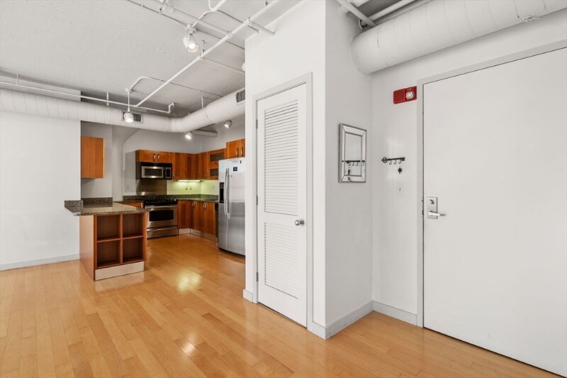 Building Photo - 210 South St