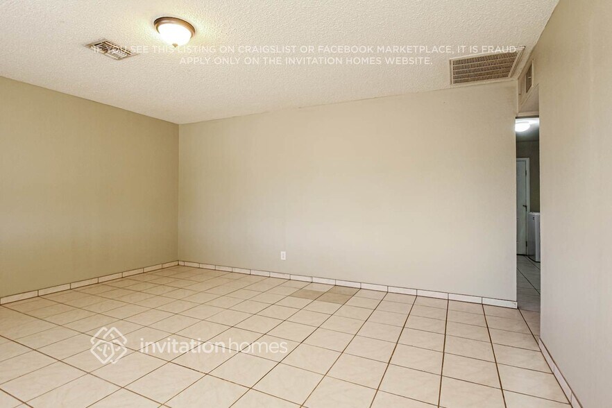 Building Photo - 3808 W Glendale Ave