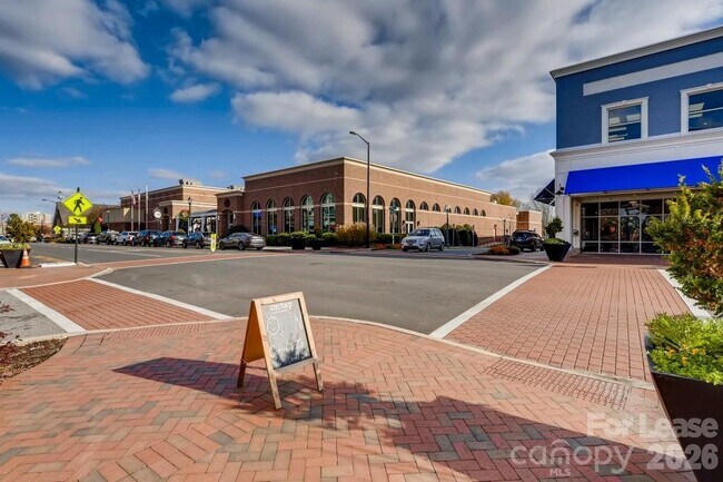 Building Photo - 503 N Church St